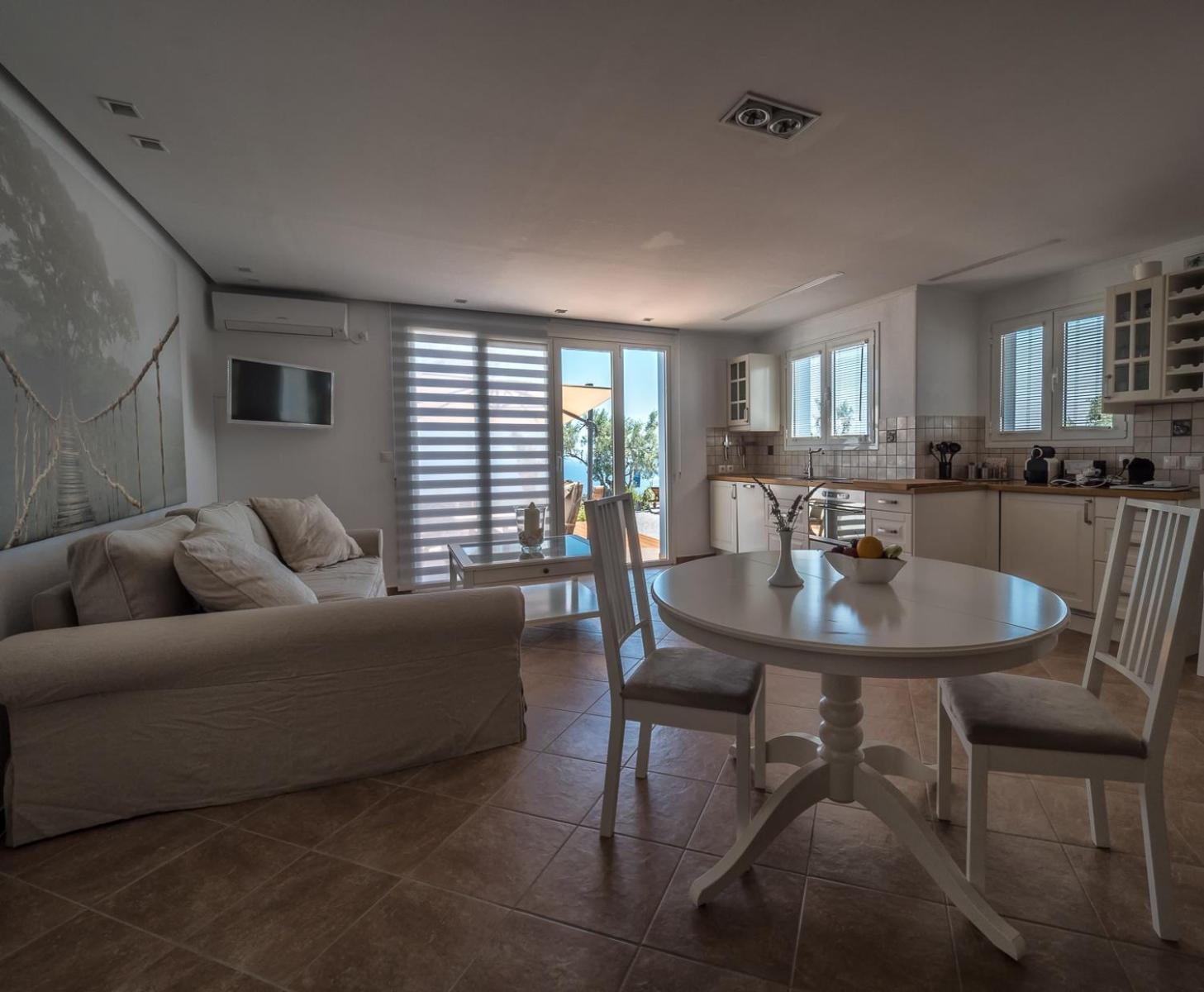 The Infinity 180 Luxury Suites Милия Экстерьер фото